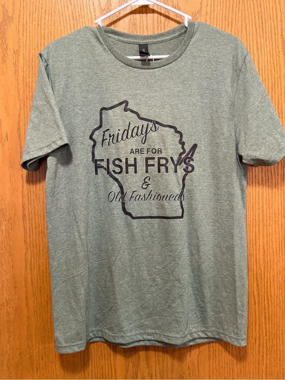 Wisconsin Unbranded Olive Green "Fridays Are For Fish Fry's" T-Shirt